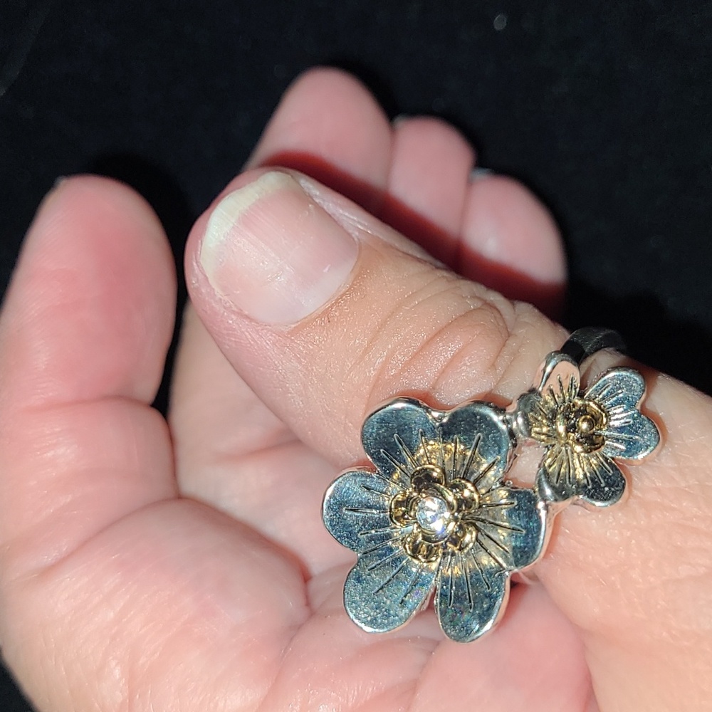 Premier Designs Daisy silver ring, size 10